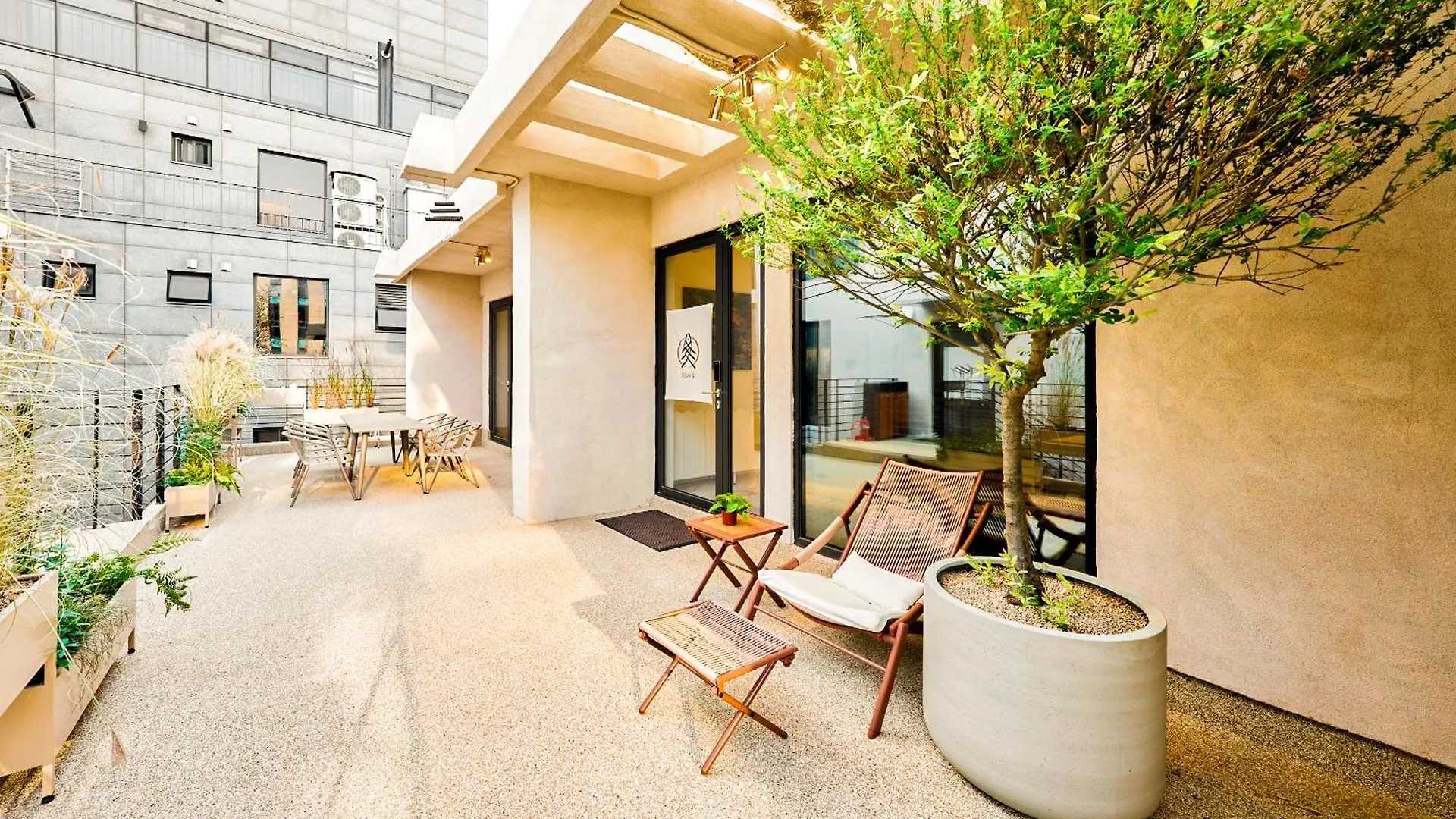 Fb Tailored Service Home Near Hongik Univ Station Seoul